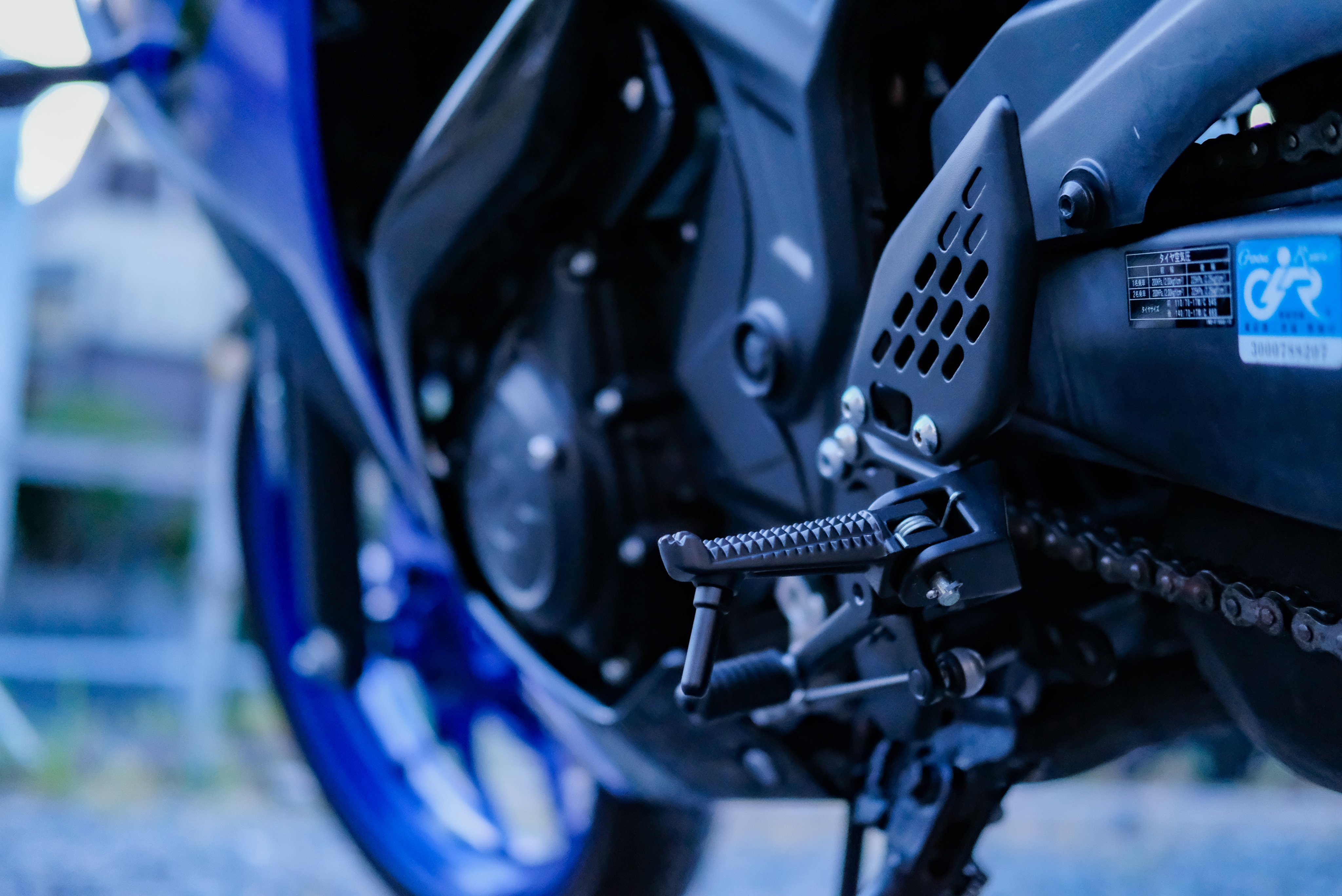 【業者塗装済】yzf-R25 純正ステップ　左右セット ヤマハ発動機 YZF-R25 タンデムステップ 左右 1WD ヤマハ 純正