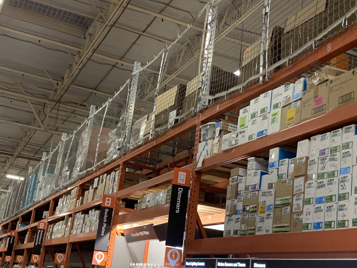 Night Crew at La Quinta clearing the netting and making pallet spaces in the main aisle of Electrical. Great job team!! ⁦<a href="/Crippen1026/">Christian Crippen</a>⁩