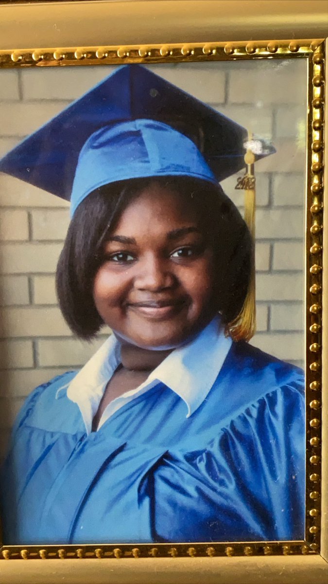 thisiskiera_'s tweet photo. Highest 8th Grade GPA 2012
Valedictorian 2016
“Summa Cum Laude “ 2020 
......
Law school on BIG LOAD ⚖️
To God be the Glory 
This is for the VILLAGE 💜 https://t.co/K4lQ4abdv6