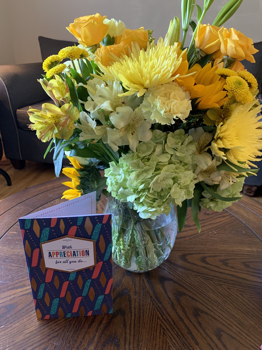 MrsMann2020's tweet image. Thank you to all of my kids and their parents for surprising me with such a thoughtful gift! Finding these beautiful flowers on my doorstep, made my day! #RandolphSchools