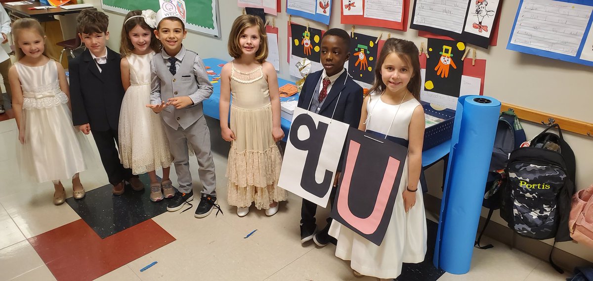dehutson7's tweet photo. Ms. @HalliganTherese and the kindergarten team does a wonderful Q and U wedding. Everyone wants to be on the guest list. @jbland100 @MsEkpere @MsSmall2016 @SuLambCoach @APSBrandonBees @MorrisBrandonES #MBthrowback #ThanksAPSTeachers #BrandonThrowback https://t.co/1sl1SWxbHt