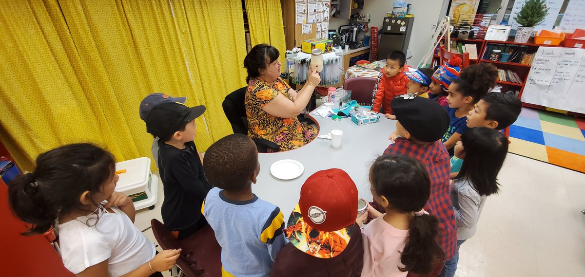 dehutson7's tweet photo. Ms. @hoekstra_lee showed students how to make milk from butter. She really engages students through hands on activities! @jbland100 @MsEkpere @MsSmall2016 @SuLambCoach @APSBrandonBees @MorrisBrandonES #MBthrowback #ThanksAPSTeachers #BrandonThrowback https://t.co/AwgTjh3U8k