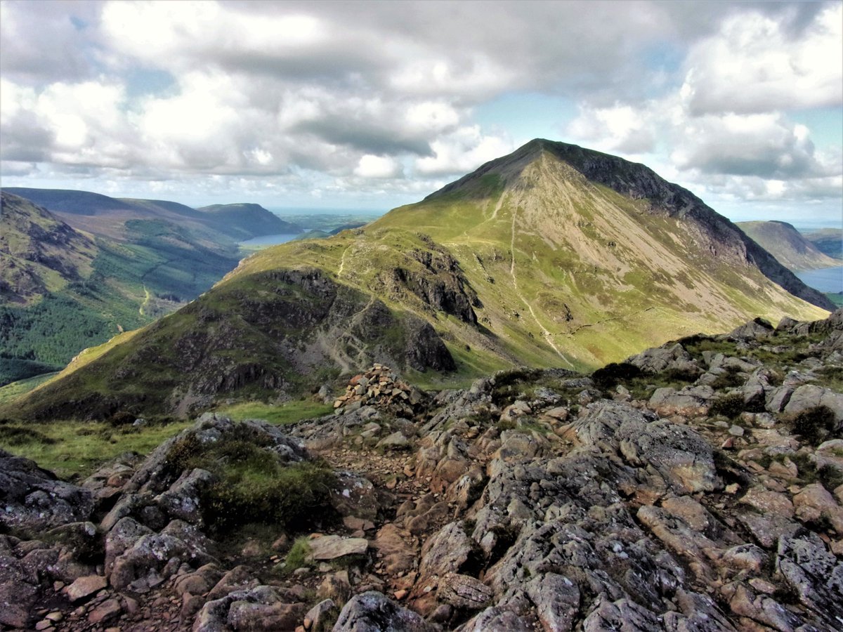 StanLeigh18's tweet photo. #Wainwrights in ascending order- 151st on the list #HighCrag #WesternFells -2443ft in Pictorial Guide 

- #HighCrag &amp; #Seat from #Haystacks
- Misty view towards #GreatGable from summit
- busy summit area https://t.co/IVNix0RDzp