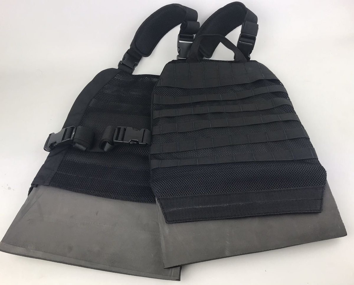 warfarefrog's tweet photo. Even in #Corona times everything has to go on, we have been working on our nylon gear series for some time now! 
As we announced, the is our first plate carrier prototype, of the first view nothing special or? please make a comment what do you think 😉 https://t.co/4YyZX8OB2b
