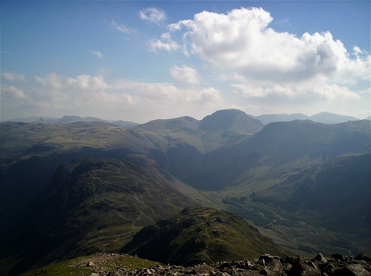 StanLeigh18's tweet photo. #Wainwrights in ascending order- 151st on the list #HighCrag #WesternFells -2443ft in Pictorial Guide 

- #HighCrag &amp; #Seat from #Haystacks
- Misty view towards #GreatGable from summit
- busy summit area https://t.co/IVNix0RDzp