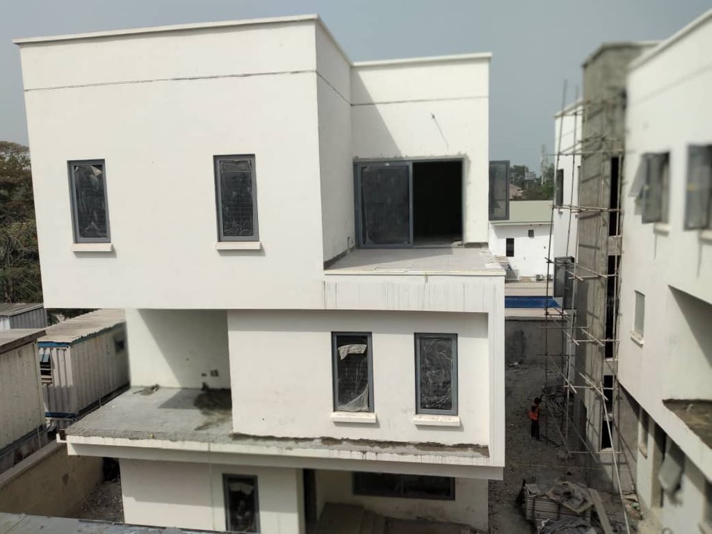 loft_code's tweet image. FOR SALE: 2(NO) 4-BEDROOM DETACHED HOUSE WITH A ROOM SERVANT QUARTER WITHIN AN ESTATE, OFF GERRARD ROAD, IKOYI 

SALES PRICE: N450m
info@theloftcode.com
0805 708 1122, 0906 915 5617
#loftcode #ikoyi #lagos #home #homes #realestate