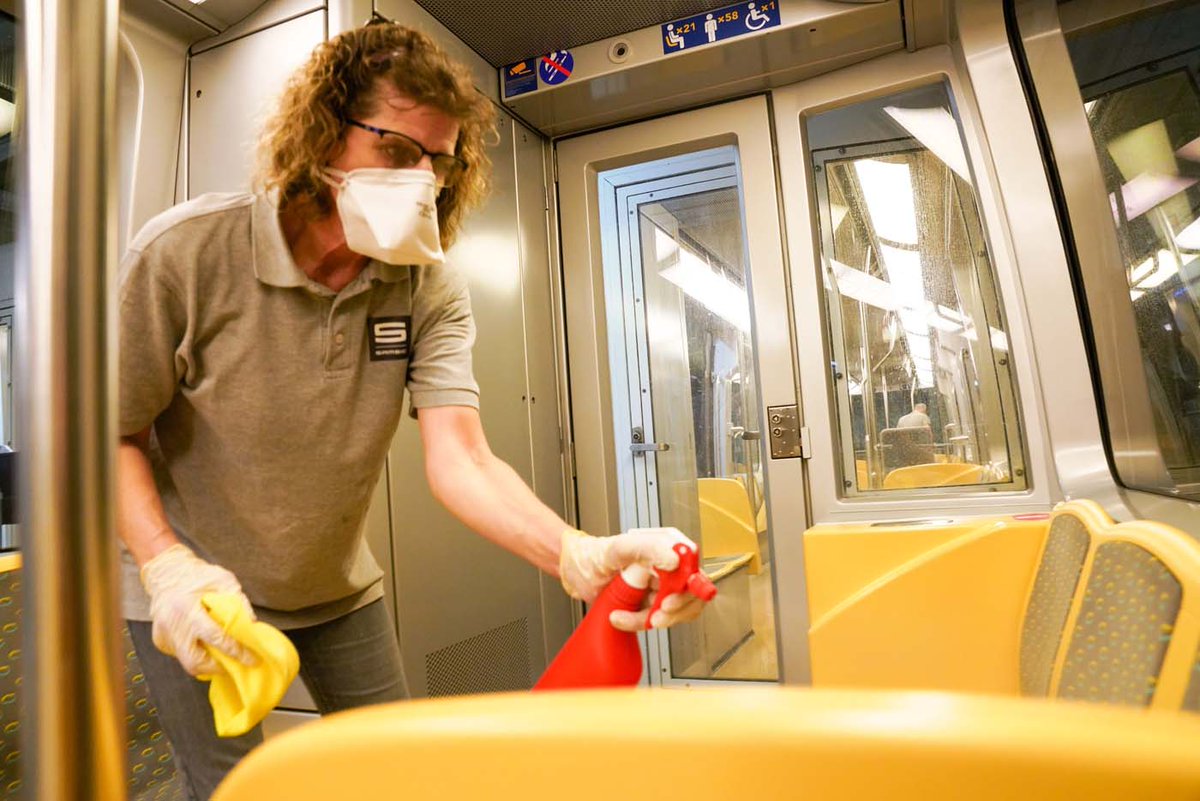 metropolerennes's tweet photo. Chaque soir, les rames du #métro et les #bus du réseau #Star sont désinfectées avec un puissant "virucide". Une mesure sanitaire qui sera renforcée dès le début du #Deconfinement en raison de la reprise du trafic  https://t.co/ATE8vbbIDb
#Covid_19 #Rennes Métropole https://t.co/3bTSmvWJ7T