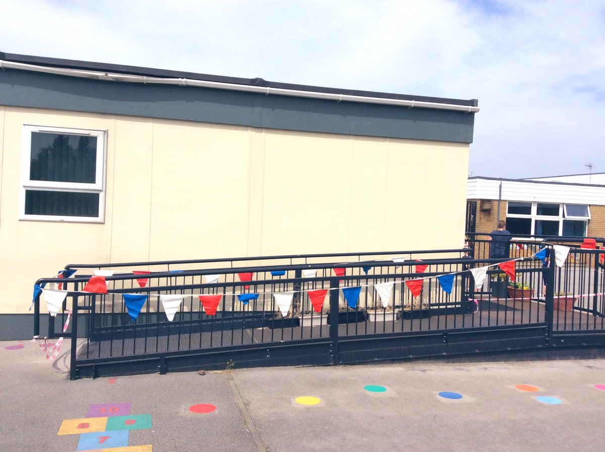 HumberClassMps's tweet photo. We’re nearly ready for tomorrow!!! 🇬🇧 What are your plans for VE Day? Are you decorating your houses? I would love to hear your plans. 😁👏🏼✨ https://t.co/vfbj24qVH9