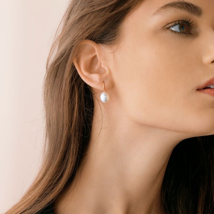 gsbazzi's tweet photo. Las perlas son siempre apropiadas #jackiekennedy 🤍 #pearls #mothergift #GrupoBazzi #womenaccessories #JoyeriaIntercontinental https://t.co/QzaUsVSBvk