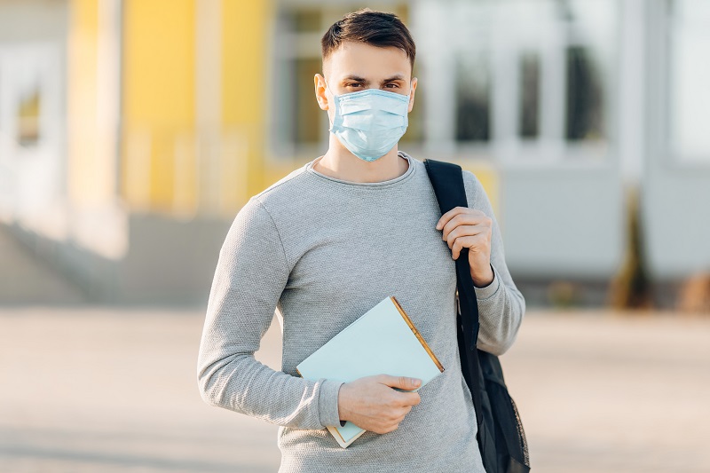 ChristensenInst's tweet photo. Are there really enough meaningful activities available for students considering a #GapYear? @michaelbhorn reveals opportunities ranging from joining a "Corona Corps" to a "tutor corps" that provide transformational experiences, even during a #pandemic. https://t.co/KiXU5kgYZv https://t.co/k7RKmUY2kh