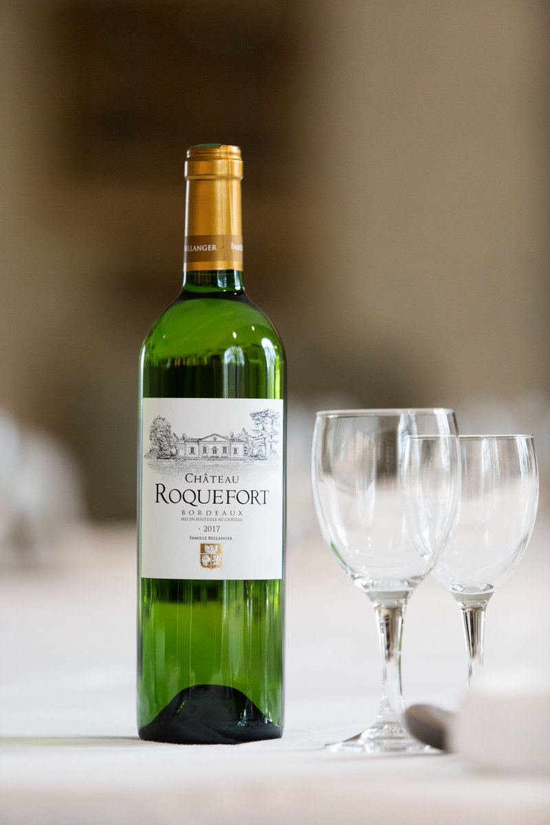 Une idée pour l'apéro de ce week-end ? «Médaille d’or 2019 concours des vins <a href="/TerredeVins/">Terre de Vins</a> pour ce bouquet de tilleul sur un palais d'agrumes...!» Merci <a href="/WINEANDCO_com/">Wineandco.com</a> ! A commander notre Chateau Roquefort blanc 2018 #lavignecontinue #vinsdebordeaux wineandco.com/ch--teau-roque…