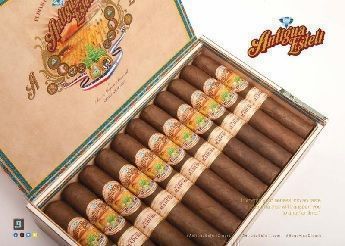 cigarweekly's tweet photo. This cigar - from @AntiquaEsteli - premiered at #IPCPR2019. I had the honor of tasting Art's earlier blends, and this one is the crowning jewel - glad this is the one he selected! He also won BEST SMALL BOOTH! #PCA #IPCPR #CigarWeekly #CigarLife #Cigars https://t.co/lLMEVE7VPx https://t.co/o45q2pWXeP