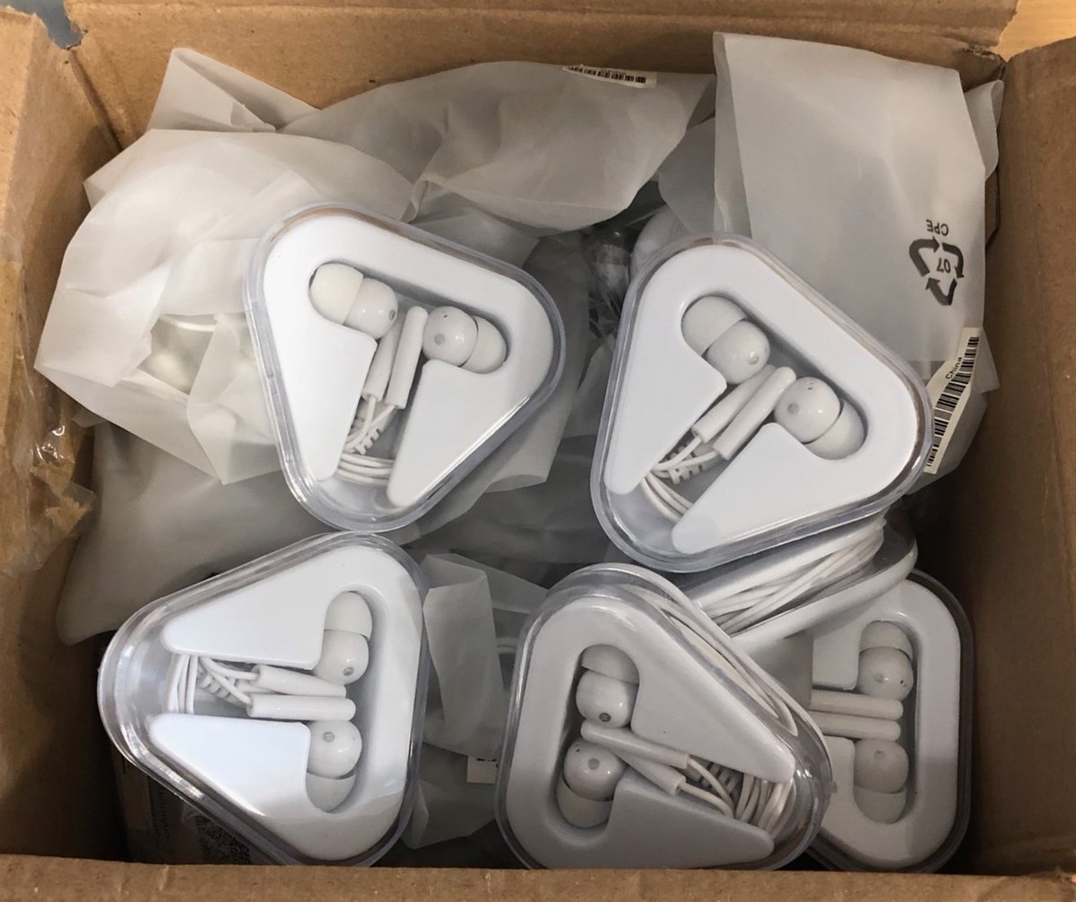 ELHTandMe's tweet photo. A huge thank you to members of the Muslim community in East Lancashire, @qurancube, and the Quran For Hospitals Project, who have donated Quran Cubes, mp3 players and headphones so that our patients can still worship whilst in hospital! 🕌 #ELHTandMe #RamadanMubarak #Ramadan2020 https://t.co/VS7zXFYJVV