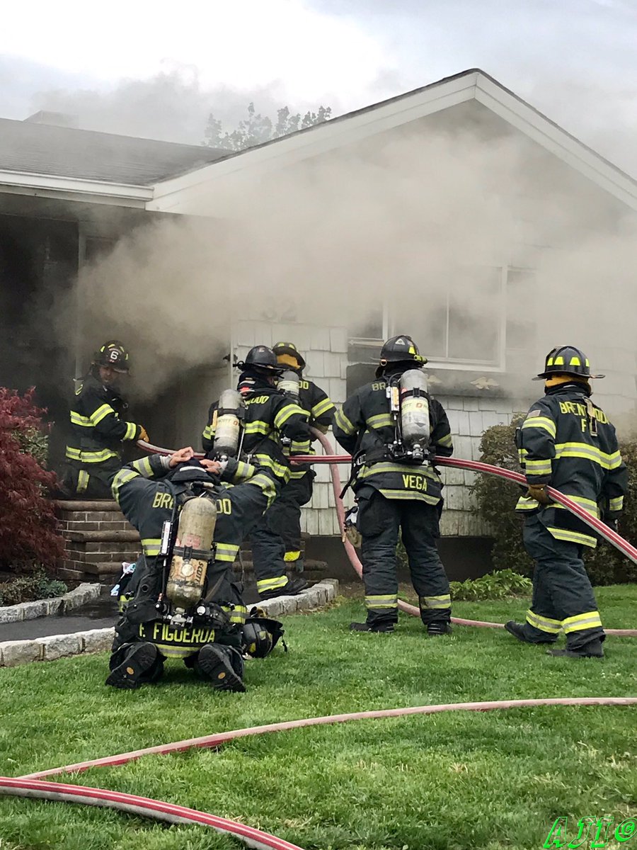 Chief_Ippy's tweet photo. Been a busy week in the 3rd Division of Islip Town. Yesterday the #BrentwoodFD responded to &amp; made quick work of a basement fire on in Co. 2 area. This was the 2nd working fire this week for BFD. 📸 #CBJP-AJI @thefirenews #LIBNS #LNBN https://t.co/cfVmbrQp4K