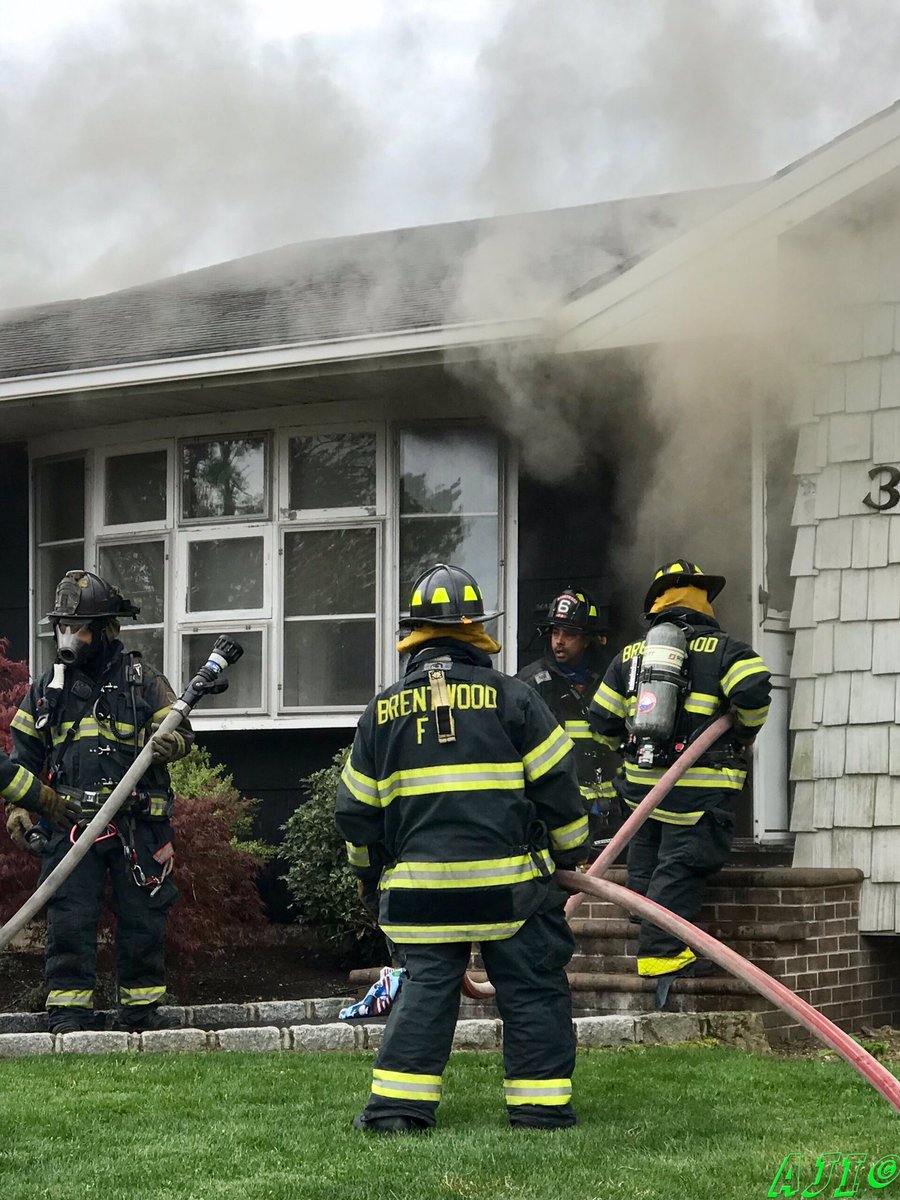 Chief_Ippy's tweet photo. Been a busy week in the 3rd Division of Islip Town. Yesterday the #BrentwoodFD responded to &amp; made quick work of a basement fire on in Co. 2 area. This was the 2nd working fire this week for BFD. 📸 #CBJP-AJI @thefirenews #LIBNS #LNBN https://t.co/cfVmbrQp4K