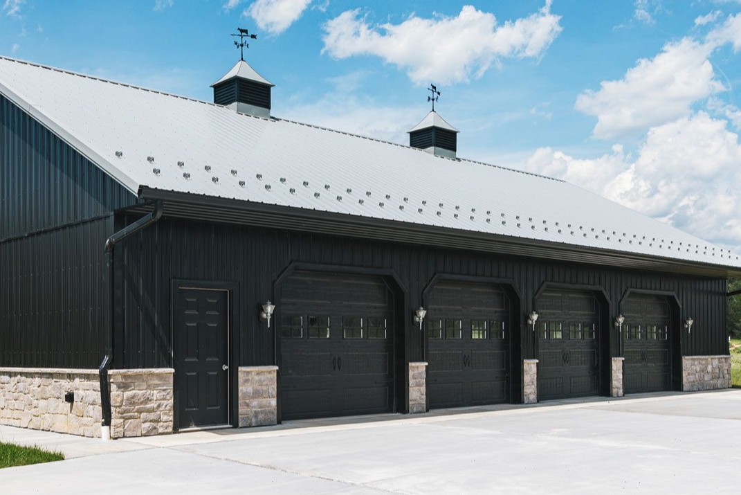 ConestogaBuild's tweet photo. If you're planning ahead for a custom garage project this summer or fall, here are a few things to consider! https://t.co/i23wb1wjNb https://t.co/Qhsz56WNAK