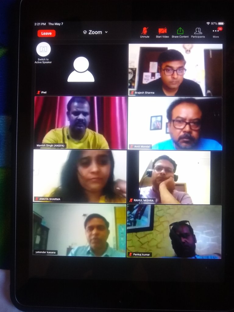 ErParvej's tweet photo. आज All Noida School Parents Association की मीटिंग हुई एवं first Quarter की फीस के बारे में Association के अध्यक्ष मा. यतीन्द्र कसाना जी से चर्चा हुई और सरकार से पहले Quarter की फ़ीस माफ की जाए इस पर Association के सभी सदस्यों एवं अभिभावकों से भी चर्चा की गई। #ANSPA @ANSPA9 https://t.co/DPgva7ZDfJ