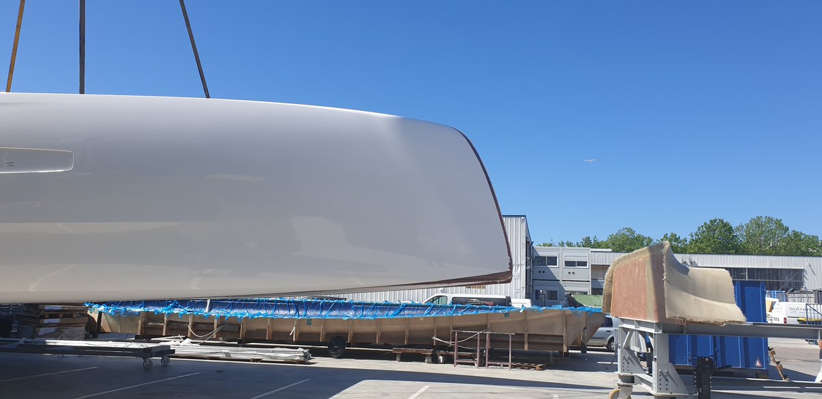 The very first Outremer 55’ is looking stunning under this (almost?) summer sun. Production is still underway and on time. Next step is the closing of the deck. More to come! #outremer55 #sailboat #performancecatamaran