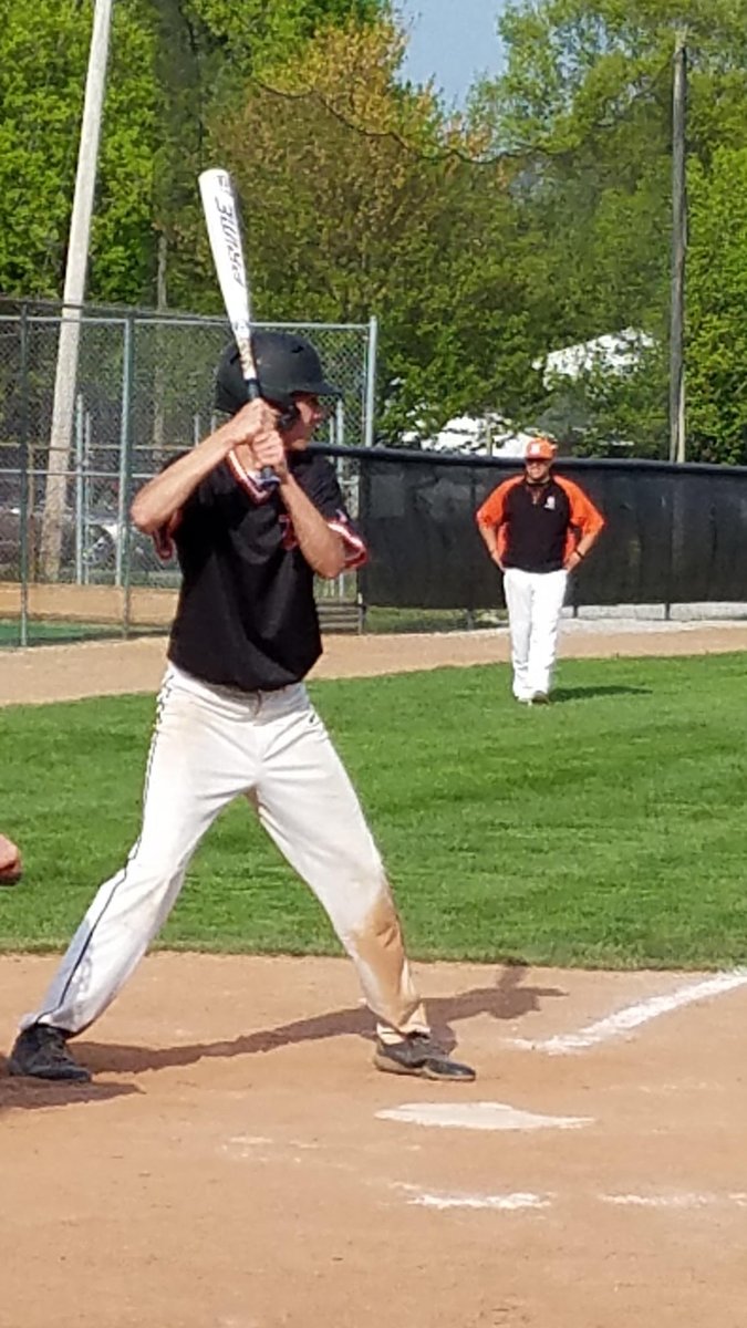 Hayes_bsbl's tweet photo. Senior Spotlight #8

#14 Cory Richardson
@baseball_cory14   

-3 year Varsity Letter winner
-3B,P
-Will be attending Cornerstone University to play baseball 

Memory: When @colebarton21 stole home against Bradley my sophomore year to walk off the game!

Thank You Cory! #RTH https://t.co/rmTXTfYcth