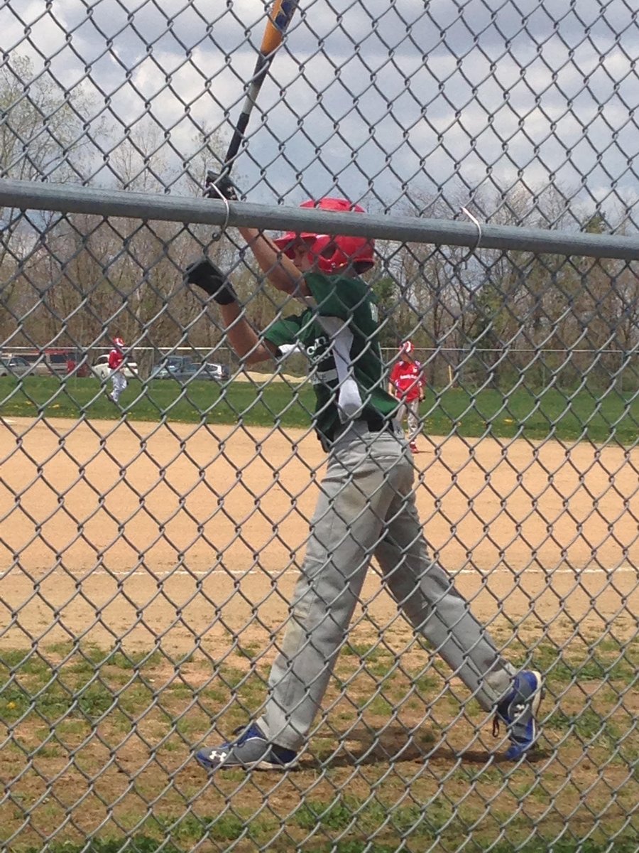 Hayes_bsbl's tweet photo. Senior Spotlight #8

#14 Cory Richardson
@baseball_cory14   

-3 year Varsity Letter winner
-3B,P
-Will be attending Cornerstone University to play baseball 

Memory: When @colebarton21 stole home against Bradley my sophomore year to walk off the game!

Thank You Cory! #RTH https://t.co/rmTXTfYcth