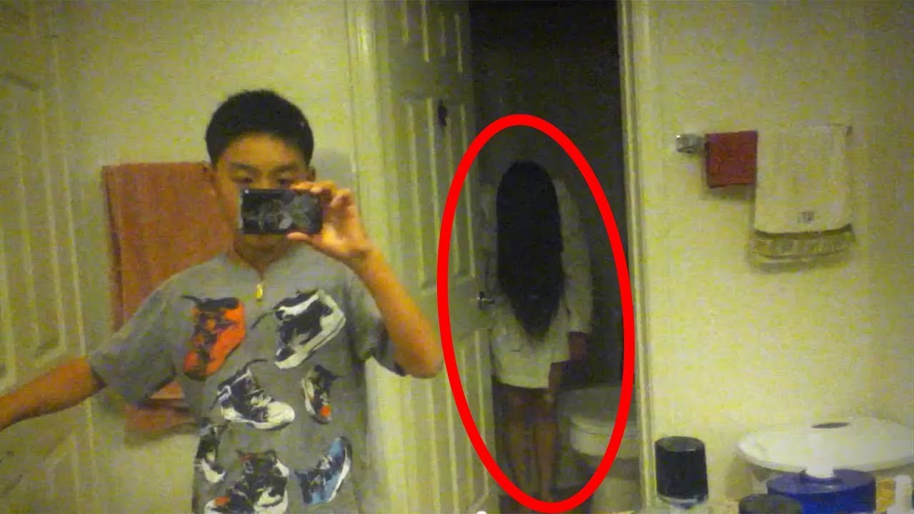 টুইটারে Deadlive: "The Bloody Mary Challenge A Little Boy Films Himself While Performing The Bloody Mary Ritual In His Bathroom. The Story: The Legend Of Bloody Mary Goes Way Back, So Youtubers
