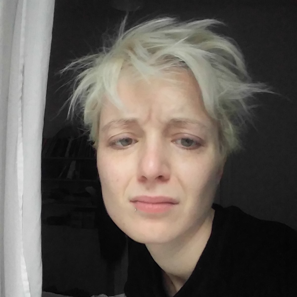 sadgrrrrls's tweet photo. Im Moment des Aufwachens ist noch alles okay, du bist leicht und dir deiner selbst kaum bewusst. Dann legt sich das Erkennen wie ein Bleimantel auf dich, die Bürde des bevorstehenden Tages und deines restlichen Lebens. 

#morningroutine #depression #crybaby #sadgirlsmustbespanked https://t.co/5XSbfmM8Om