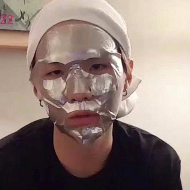 : พี่มึงทำอะไรอะ
: ไอ้ปุ้กส่งมาให้กูรีวิว เเม่ง ที่มาร์กหน้าหรือฟอยล์ห่อปลาเผา