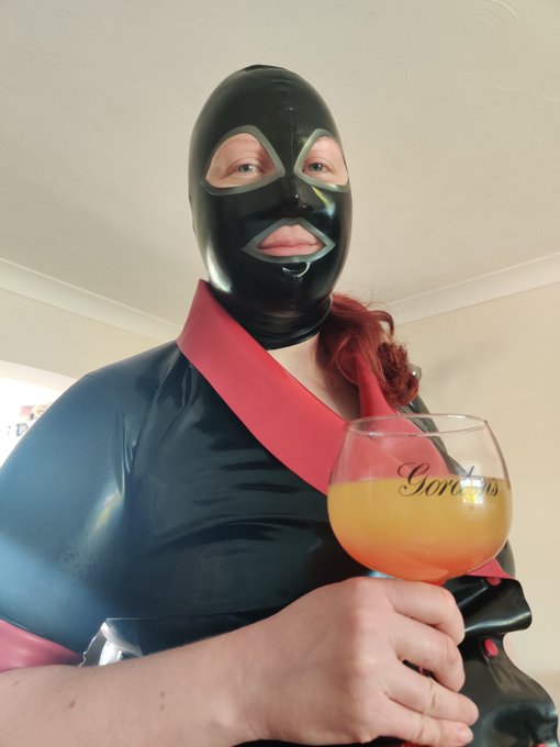 I've been working hard all morning and thought it's time to slip into something rubbery and have a gin<a href="/tag/mistress"class="tags"><span>#mistress</span></a><a href="/tag/latexfetish"class="tags"><span>#latexfetish</span></a><a href="/tag/latexhood"class="tags"><span>#latexhood</span></a>
