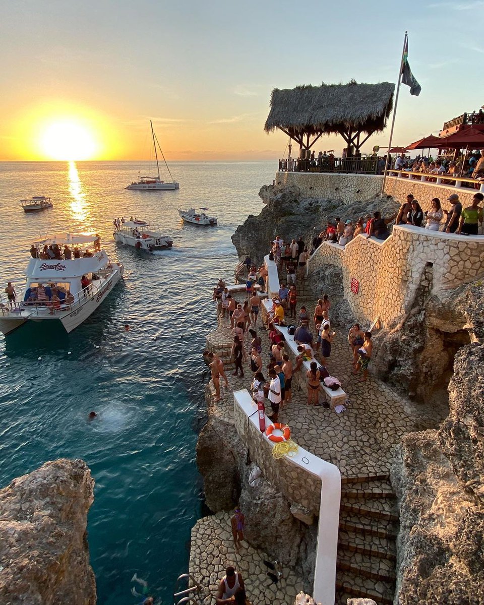 Hands up if you want to be at Rick’s Cafe for a sundowner right about now!
📸: @mrs.sarashla
.
.
.
.
.
#SoonComeJAMAICA #VisitJamaica #onecaribbean #caribbeandreaming