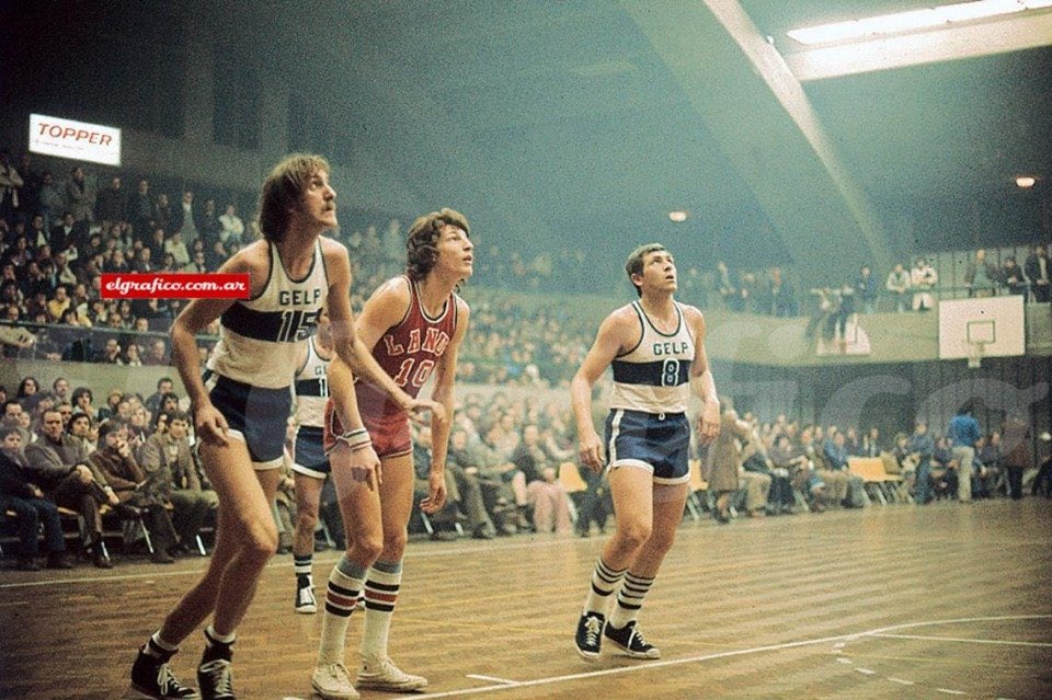GimnasiaBasquet's tweet photo. La leyenda del básquet argentino y de Gimnasia, Ernesto "Finito" Gehrmann, cumple 75 años y desde el Club recorremos su historia en la que cosechó, entre otras, el bicampeonato en el Torneo Metropolitano y en los campeonatos Argentinos de Clubes de 1979 y 1980 con el Lobo. https://t.co/LdsTQXBYvd