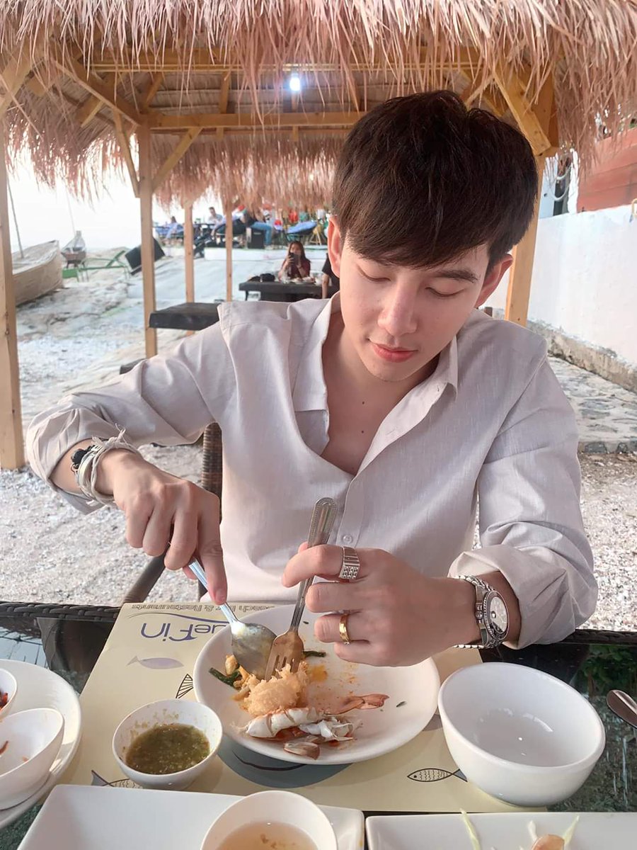 toey_apiwat23's tweet photo. น่ากินไหม 
ข้าวหรอ 
ป่าวเราอะน่ากินไหม 😆 https://t.co/3wwsDIU8vT