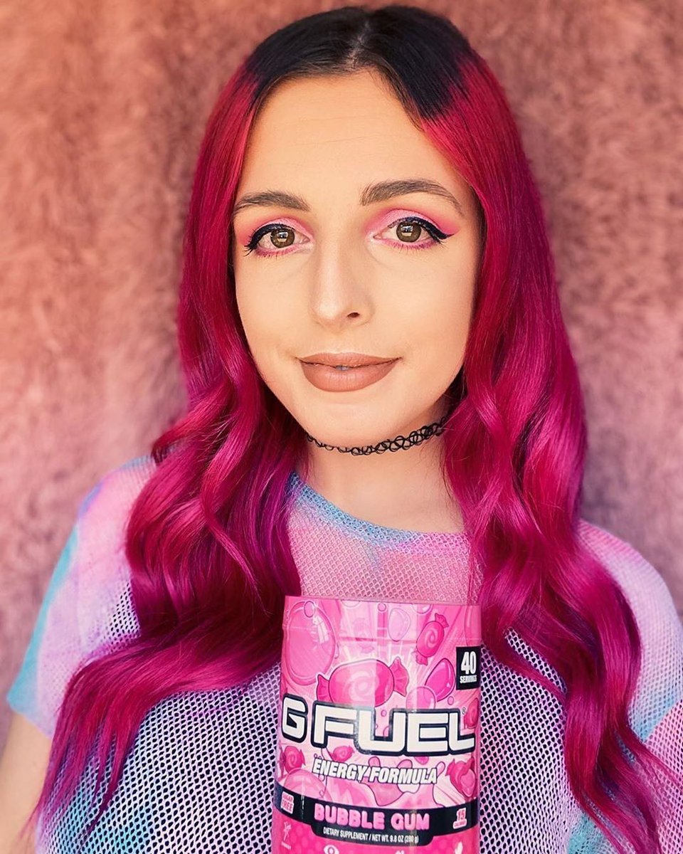 When your hair matches your makeup matches your #GFUEL Tub!!!! Big ups to <a href="/SimbyBTW/">Simby</a> for this epic matching game 😎💕💥

#GFUELGaming | #GFUELBUBBLEGUM