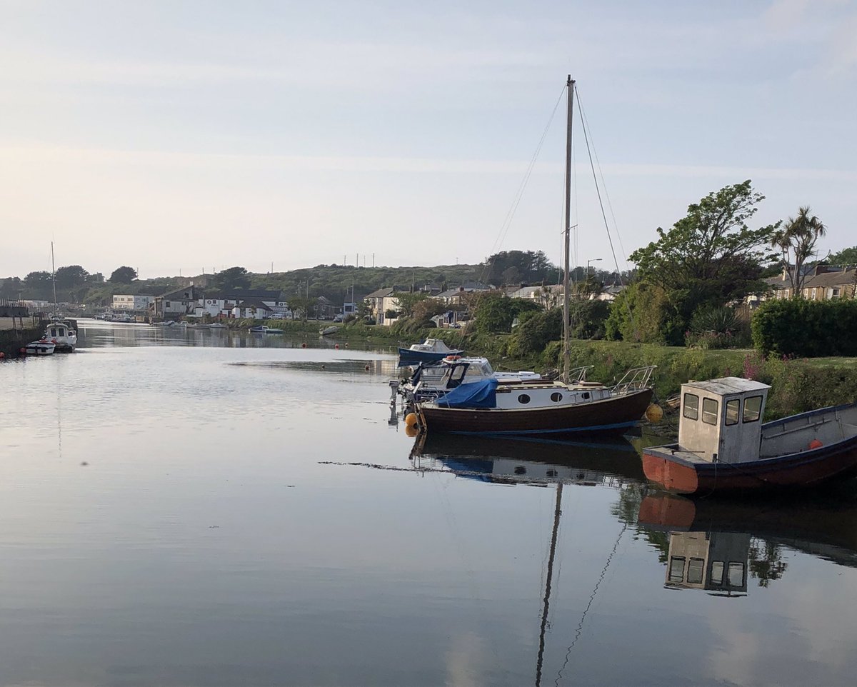 JackiHicks's tweet photo. Lovely walk this evening #dailyexercisewalk #walkfromhome #HayleHarbour #HayleViaduct #reflections https://t.co/AokivGxPtj