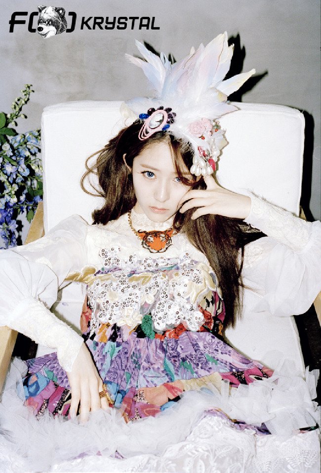 jsj_pics's tweet photo. electric shock krystal https://t.co/4qyGN54YWW
