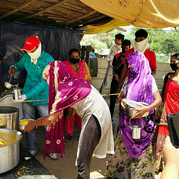 streetschool06's tweet photo. Everyday Different types of Food Distribution.....
Khichdi,chaas for needy
Help and support
#lockdown2020 #covid19 #needy #helpneedypeople #quarantinedays๐ท #avoidtouching #besafeeveryone https://t.co/Rk94KmZfXx