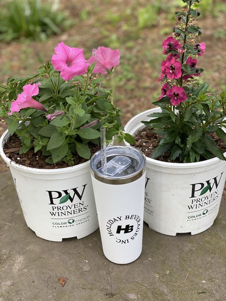 HolidayBevInc's tweet photo. Raise your hand if you're ready for the weekend! 🙋This Sunday is a day to celebrate the moms in our life. Don't forget that Holiday Beverage will be giving flowers with any in store purchase on Saturday &amp; Sunday. 🥤🌸🍻
#cheerstomom #indianapa #mothersday #holidaybeverage https://t.co/D64XeogEvw