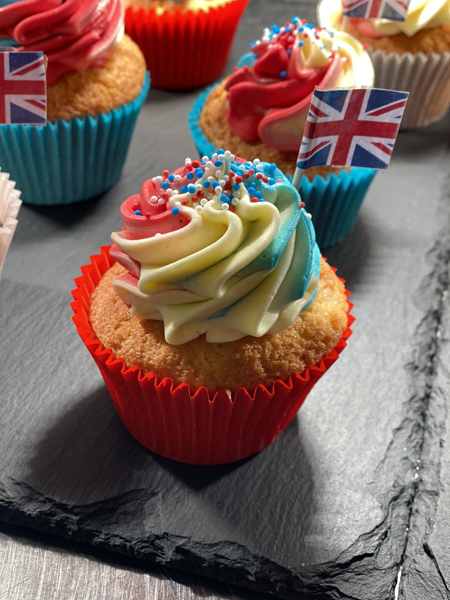 🇬🇧 Our very own VE Day cupcakes ready for our coffee shop takeaway service tomorrow between 10:00 and 20:30 🧁 

📣 £1.00 per cake or 2 for £1.70 📣 
ALL profits go to The British Legion 🇬🇧 #cupcakes #britishlegion #uk #unitedkingdom #ve #veday #veday75 #restaurant <a href="/PoppyLegion/">Royal British Legion</a>