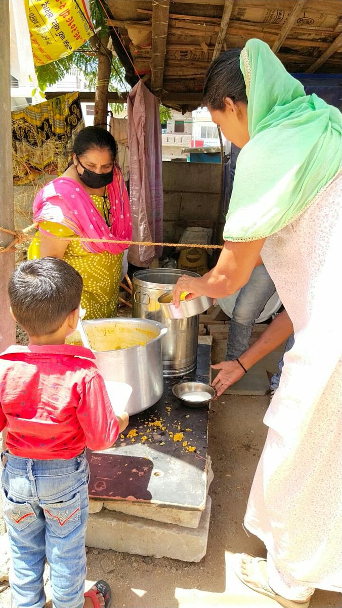 streetschool06's tweet photo. Everyday Different types of Food Distribution.....
Khichdi,chaas for needy
Help and support
#lockdown2020 #covid19 #needy #helpneedypeople #quarantinedays๐ท #avoidtouching #besafeeveryone https://t.co/Rk94KmZfXx
