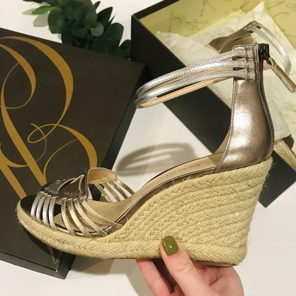 So good I had to share! Check out all the items I'm loving on <a href="/Poshmarkapp/">Poshmark</a> from <a href="/LibbySasse/">Libby Sasse</a> #poshmark #fashion #style #shopmycloset #zara #enzoangiolini: posh.mk/brWjb06Fi6