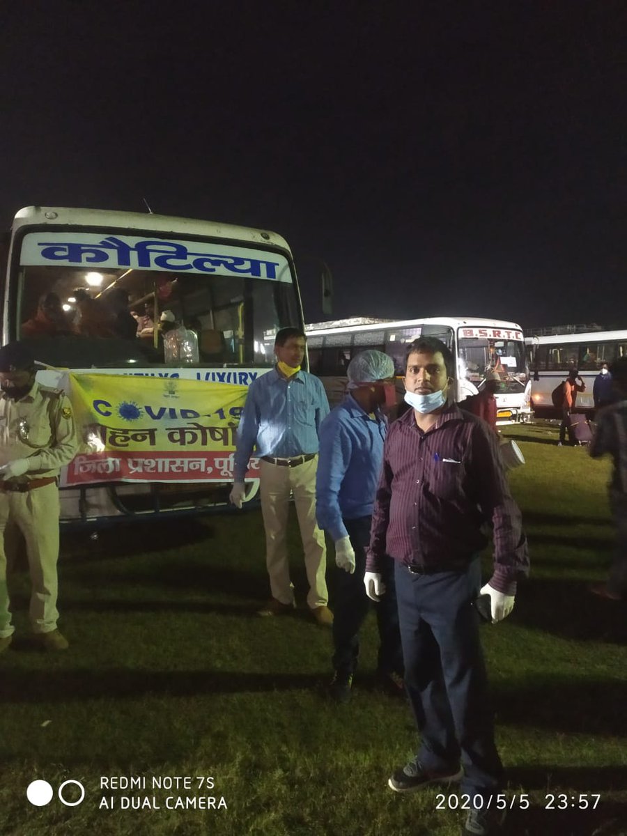 AssociationBas's tweet photo. #FightAgainstCOVID19 में बासा के इन युवा अधिकारियों की मेहनत एवम् लगन प्रशंसनीय हैं, जहां वे ना केवल प्रवासियों के सफल एवम् सुरक्षित संचालन सुनिश्चित कर रहे हैं बल्कि नवोन्मेष तरीके से इस विपदा का प्रबन्ध कर रहे हैं। #CoronaWarriors @IPRD_Bihar @JagranNews @DainikBhaskar https://t.co/P3vv3hBmLY