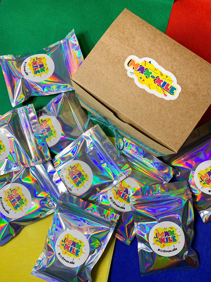 Suzelucha's tweet photo. Mi hijo y yo empezamos un negocio de Dulces Picositos🤩 esta es nuestra
 💥Maxi-Box💥 por si alguien quiere ordenar dulces estamos a sus órdenes 🥰 💫 Max-Xile 🌟 https://t.co/pdOa9Glqs7