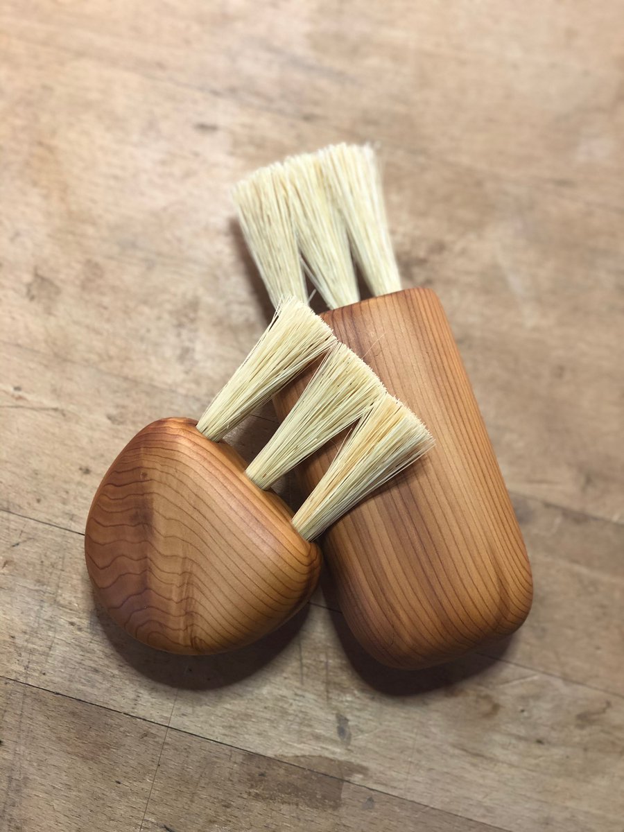 ErinIrber's tweet photo. Feeling very satisfied making little brushes right now. Woodworking during Corona. #woodworking #usefulobjects #craft https://t.co/i37c0XtblA