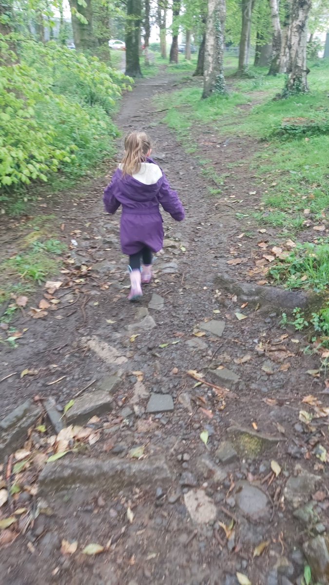 KellyLV87's tweet photo. @RosemaryLibPM Sorry I haven't been in touch with what Lexi has been upto, here's a few pics. Baking, crafting and lots of exploring around the river. She's missing her teachers and friends lots! https://t.co/bt42jIlulR