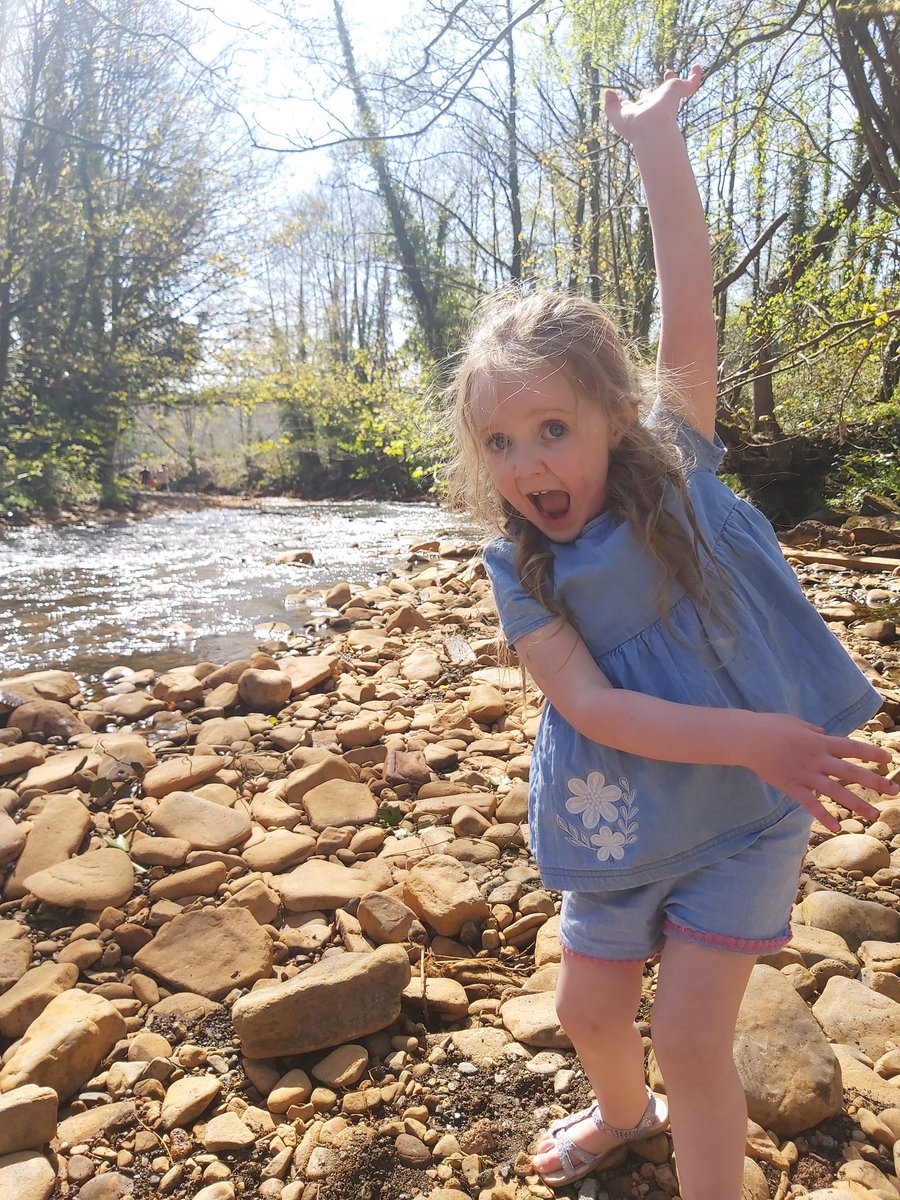 KellyLV87's tweet photo. @RosemaryLibPM Sorry I haven't been in touch with what Lexi has been upto, here's a few pics. Baking, crafting and lots of exploring around the river. She's missing her teachers and friends lots! https://t.co/bt42jIlulR