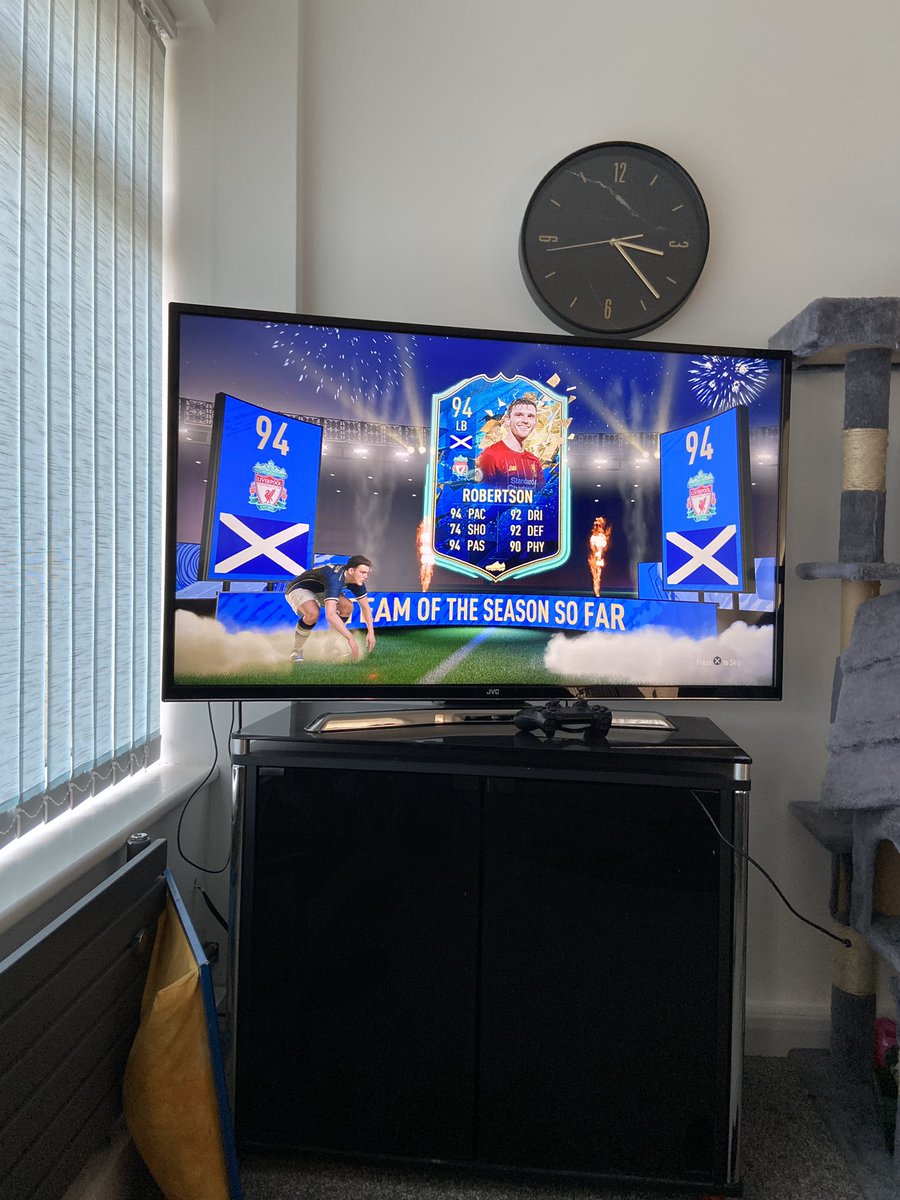 Youngnufc's tweet photo. @NepentheZ These 3 from about 12 of the new PL upgrade packs, insane luck https://t.co/NAmrLvmKnT