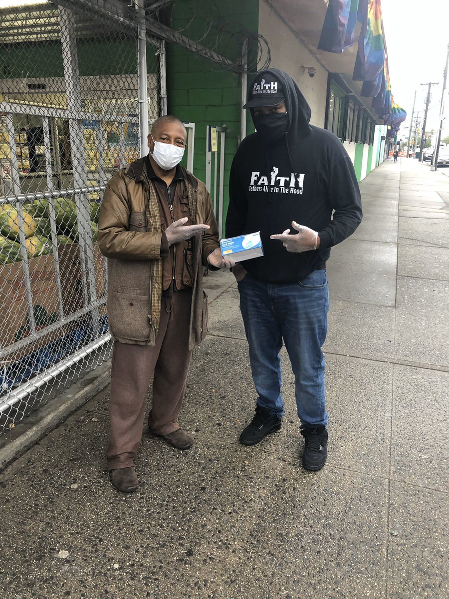 JSandersNYC's tweet photo. Mask π· giveaway yesterday in Jamaica Queens with Kenny Carter of Fathers Alive In the Hood. #SandersD10 #Coronavirus https://t.co/CcsQ3sAWqH