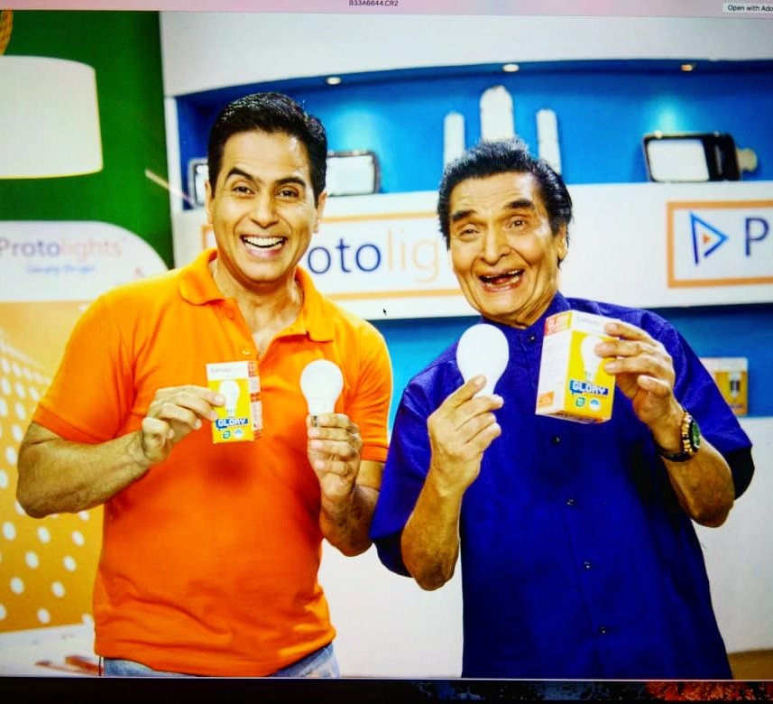 AmanYatanVerma's tweet photo. With ANGREZOAN KE ZAMANE KE JAILOR ... HAHA ... aka ASRANJI .... for #protolight ... bulbs and tube light.... #actor #achiever #performer #masterofceremony #mc #emcee #survivor #travel #traveller #godscreation #godsfavouritechild https://t.co/uvfDwPgxvz