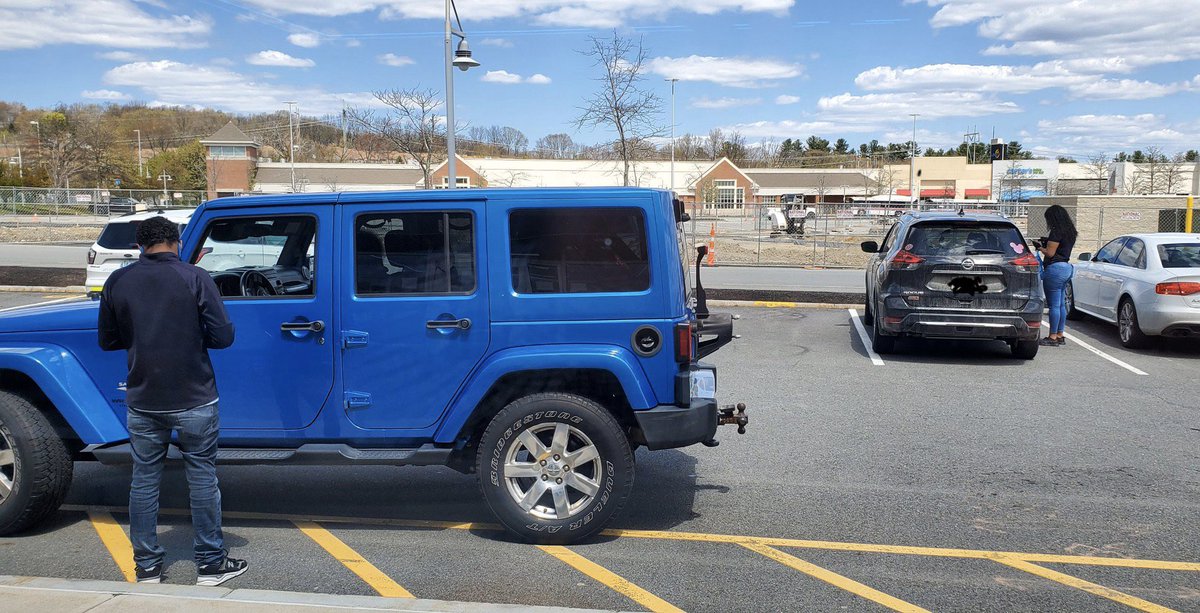 We are outside on this beautiful May Day to help our customers stay connected.<a href="/CarolWalsh01/">Carol Walsh</a> <a href="/SDelk04/">Stephen Delk</a> <a href="/TheRealOurNE/">#OurNE</a>