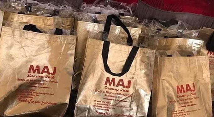 maryam_Jidayi's tweet photo. I Donated 500 pieces of face masks to the Borno state high powered response team for the control and prevention of COVID-19 in the state . Let’s help with the little we can please. We are in this together. 🙏 Lets Continue practicing social distancing! https://t.co/rDGxm3hmqi