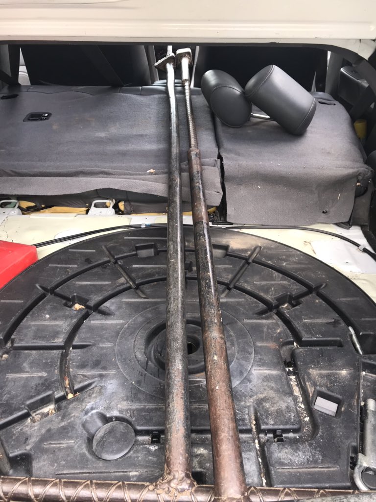 #Seguimosenpiedelucha. Gracias a la comunidad prestando su colaboración con un vehículo particular se procedió a realizar las maniobras a los sectores de Nva Cúa, Municipio Rafael Urdaneta, Edo.Miranda. A pesar de las dificultades estamos trabajando para que obtengan el servicio.